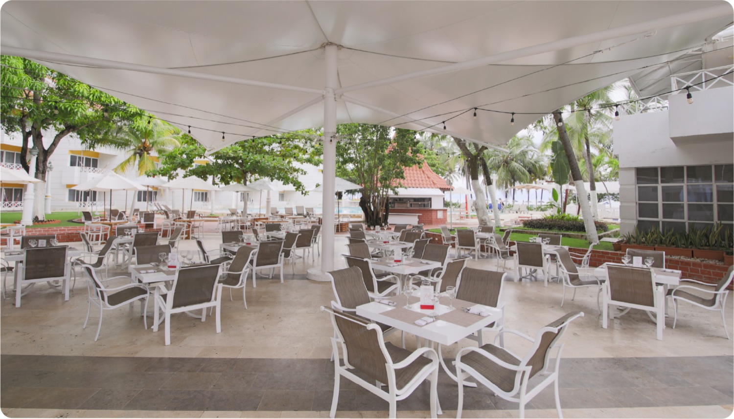 Restaurante frente a la playa — Las Américas
