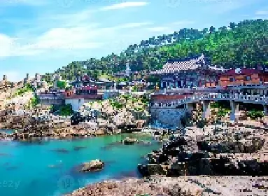 Templo Haedong Yonggung frente al mar en Busán, Corea del Sur